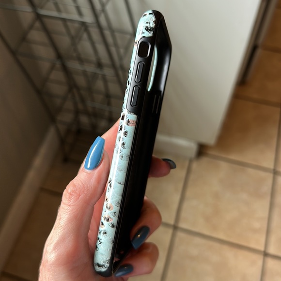 iPhone 11 phone case - Picture 2 of 4